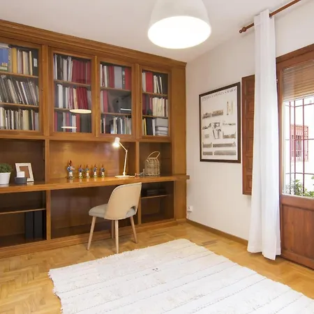 Alhambra Duplex Penthouse 公寓