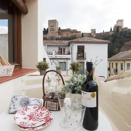 아파트 Chezmoihomes Alhambra Penthouse *