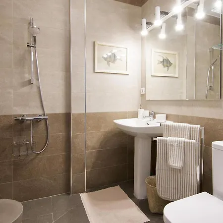 아파트 Chezmoihomes Alhambra Penthouse
