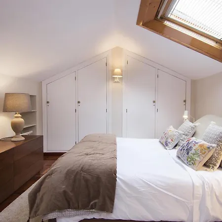 Chezmoihomes Alhambra Penthouse 아파트 *